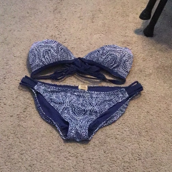 Bathing suit - Picture 1 of 1